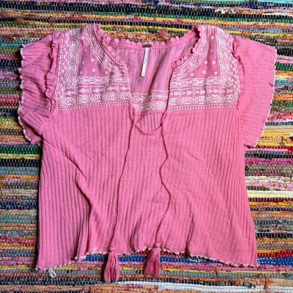 Free People Pink Embroidered Boho Top – Size Small - Picture 2 of 3